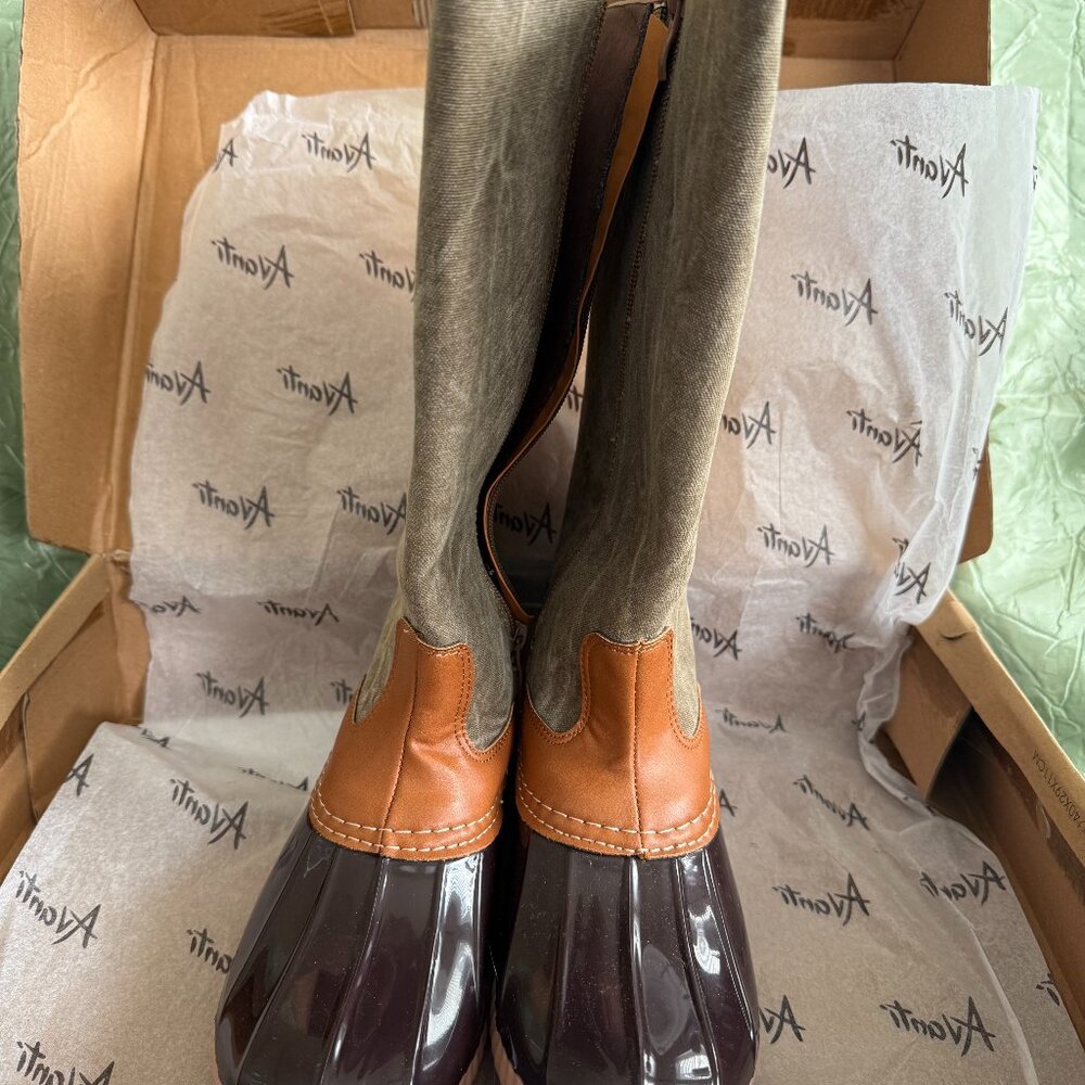 Avanti Women’s‎ Brown and Tan Lace Up Duck Boots Size 9 New